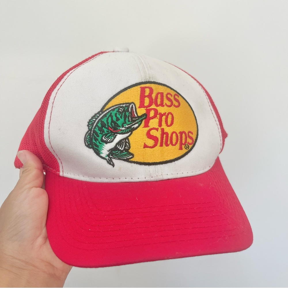 Bass Pro Shops Red and White Trucker Fishing Cap Hat One Size Unisex READ